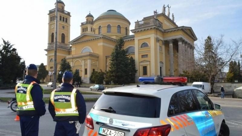 Egerben hatalmas erőkkel folyik a nyomozás egy veszélyes bűnöző után! A férfi olyan borzalmas cselekedetre vetemedett, hogy a város lakóinak biztonsága forog kockán, mégis szabadon járkál az utcákon!