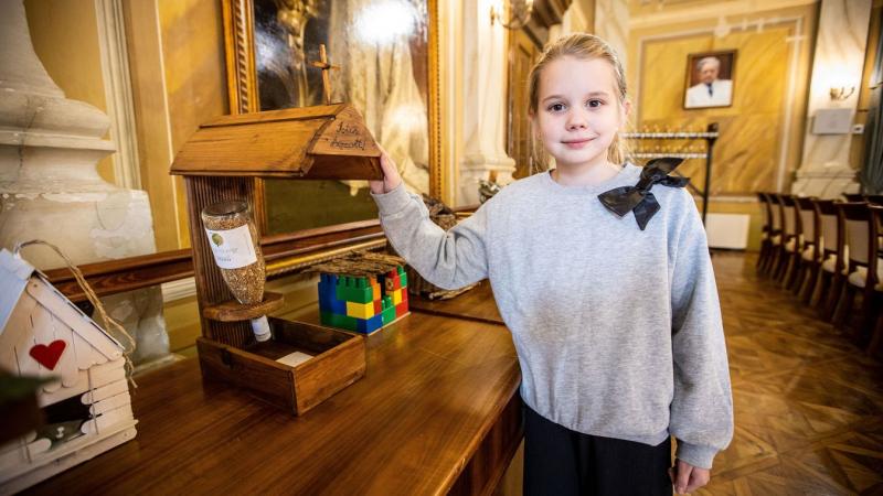 Virágpompába öltözött Gyula – a városi virágosítási verseny díjainak átadása galériával

Gyula városa idén is csodálatos virágokba borult, a település szépségeit pedig a hagyományos virágosítási verseny keretein belül ünnepelték. Az esemény keretében díja