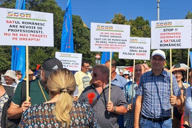 Általános sztrájkot hirdettek a helyi közigazgatási szektorban | Krónika

A helyi közigazgatás dolgozói általános sztrájkot hirdettek, hogy kifejezzék elégedetlenségüket a jelenlegi munkakörülményekkel és a bérhelyzettel kapcsolatban. A szakszervezetek ar
