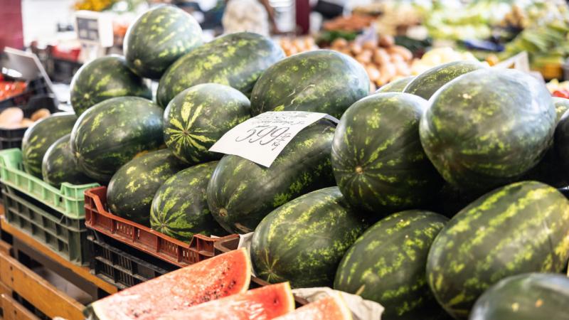 Felfedezték és felszámolták Magyarországon a hatalmas feketepiacot, ahol jelentős mértékben folyt a kereskedelem. Az ügyeskedők komoly anyagi károkat okoztak a piacon, ami nagy aggodalomra ad okot. - Pénzcentrum