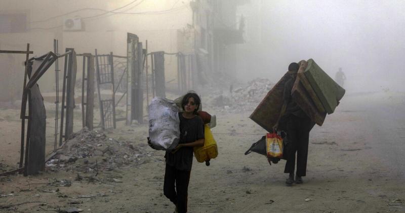 Gázában tankkal indítottak támadást egy busz ellen, ami következtében tizenegy ember életét vesztette.