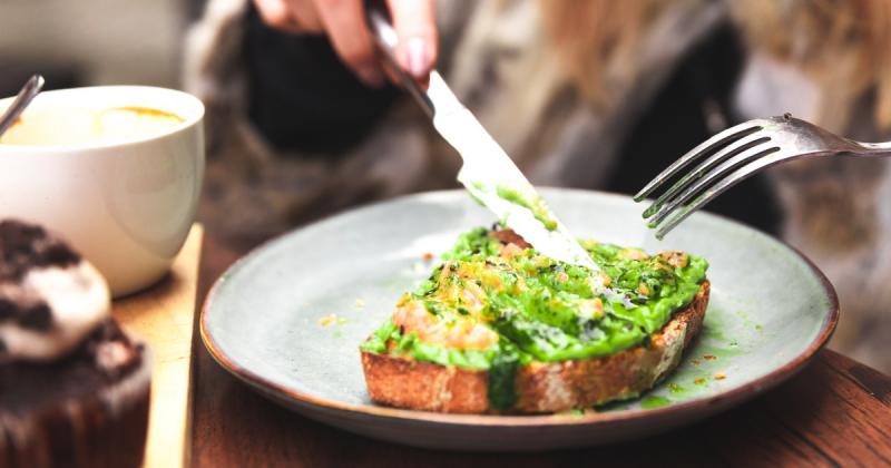 Ez a reggeli lehet a hosszú élet titka - a kutatók szerint nem a tojás vagy a zabkása számít!