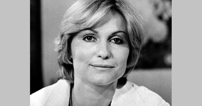 A város peremén található kórházban egy lenyűgöző, szőke doktornő dolgozott, aki az évek során rengeteg ember életére hatott. Eliška Balzerová 76 évesen is megőrzi fiatalos kisugárzását és elkötelezett szakmai hozzáállását.