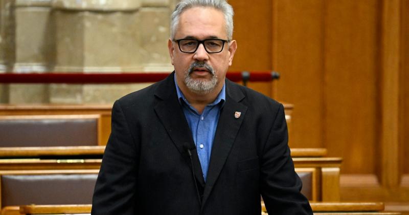 Meglepő nyilatkozat: Arató Gergely kifejezte, hogy a főváros szívében elégtelennek tartja a parkolók számát | Demokrata