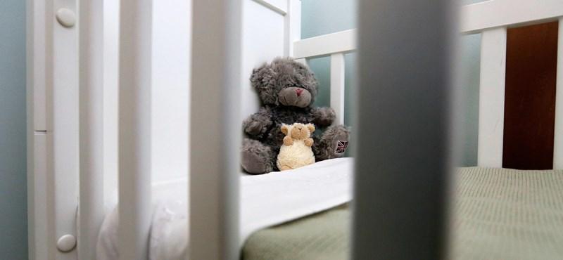 Egy különleges lehetőség nyílik meg, hiszen egy hároméves kisfiú, aki születése óta a kórház falai között él, most örökbe fogadható.